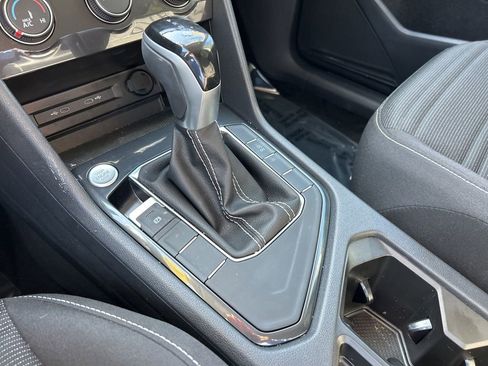 Used 2024 Volkswagen Tiguan S image 33