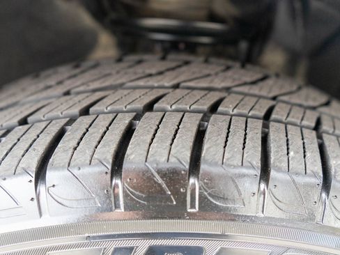 Used 2021 GMC Acadia Denali w/ GMC Pro Grade Package image 34