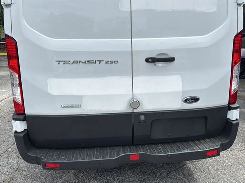 Used 2019 Ford Transit 250 130 Low Roof RWD image 30