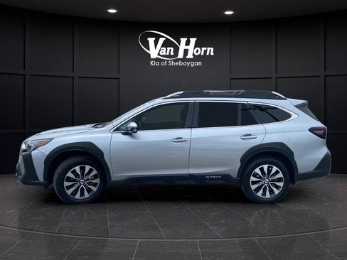 Used 2023 Subaru Outback Touring AWD/4WD image 6