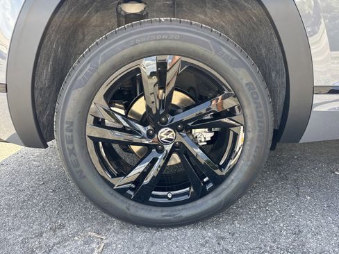 New 2026 Volkswagen Atlas Cross Sport SEL R-Line image 35