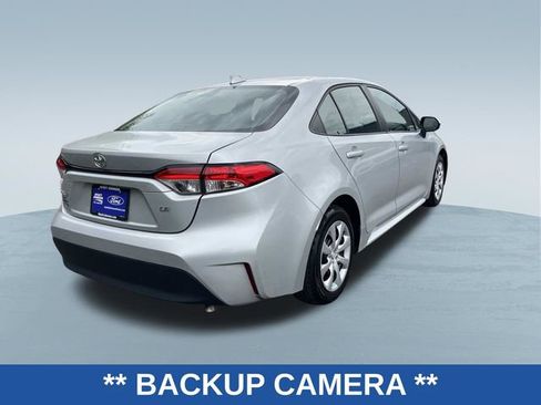 Used 2024 Toyota Corolla LE FWD image 3