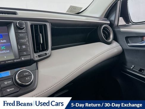 Used 2018 Toyota RAV4 Limited w/ Carpet Mat Package AWD/4WD image 20