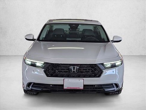 Used 2024 Honda Accord Touring image 2