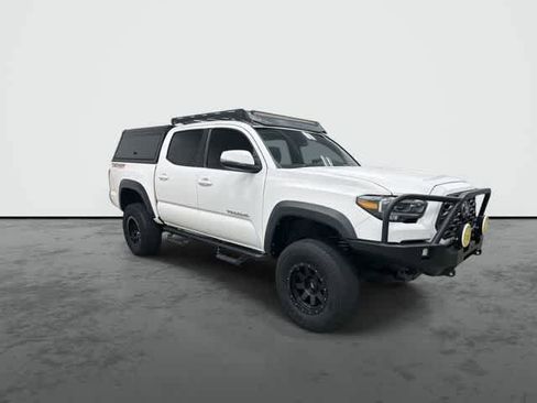 Used 2023 Toyota Tacoma TRD Off-Road image 5