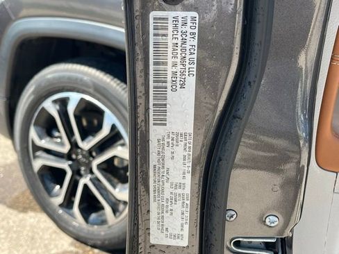 Used 2023 Jeep Compass Limited AWD/4WD image 34