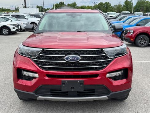 Used 2022 Ford Explorer XLT w/ Equipment Group 202A AWD/4WD image 9