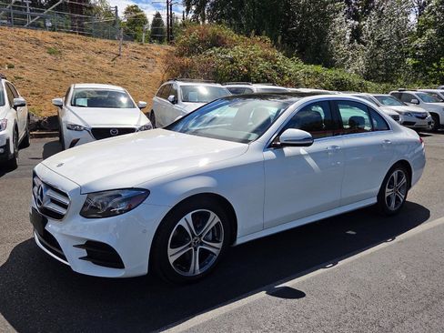 Used 2018 Mercedes-Benz E 300 4MATIC image 3