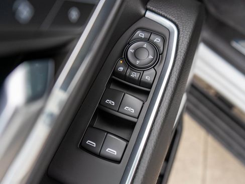 Used 2024 GMC Sierra 3500 Denali w/ Denali Reserve Package image 19