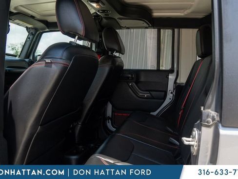 Used 2018 Jeep Wrangler Unlimited Rubicon AWD/4WD image 15