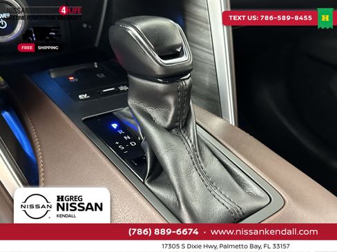 Used 2023 Toyota Venza Limited image 24