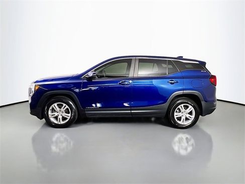 Used 2022 GMC Terrain SLE image 6