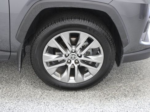 Used 2023 Toyota RAV4 XLE Premium FWD image 5