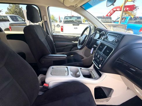 Used 2015 Dodge Grand Caravan SXT FWD image 9