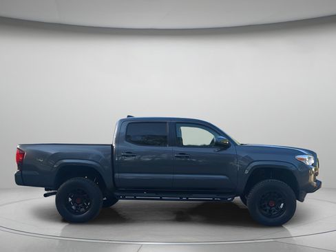 Used 2022 Toyota Tacoma SR RWD image 39