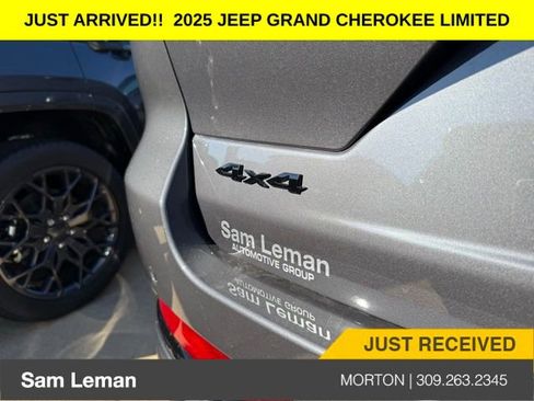 New 2025 Jeep Grand Cherokee Limited w/ Black Appearance Package image 11