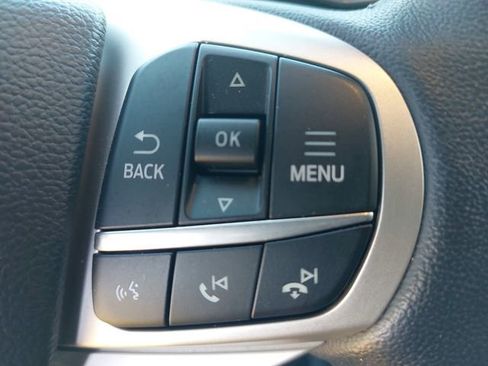Certified 2022 Ford Explorer XLT w/ Equipment Group 202A AWD/4WD image 18