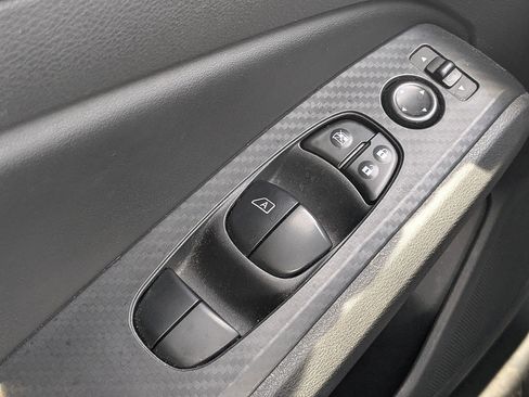 Used 2025 Nissan Altima 2.5 SV FWD image 43