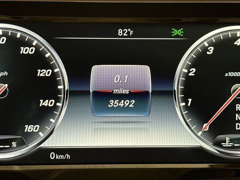 Used 2017 Mercedes-Benz S 550 Sedan image 34