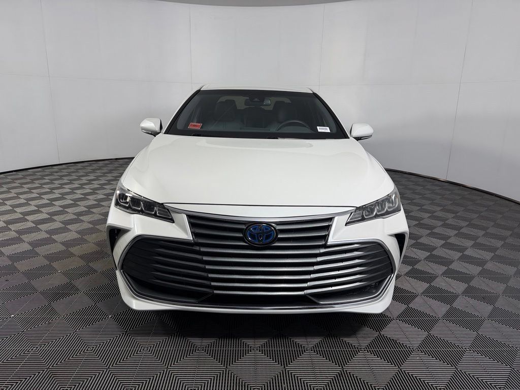Used 2021 Toyota Avalon XLE w/ Carpet Mat Package (TMS) FWD image 2