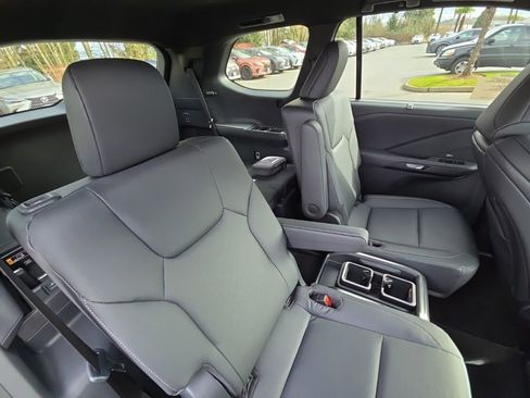 New 2026 Lexus TX 500h AWD image 18