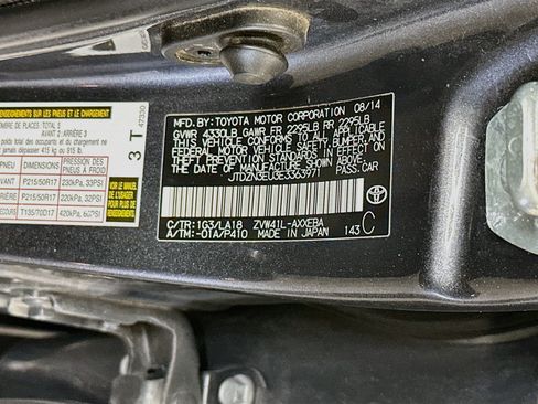 Used 2014 Toyota Prius V Five FWD image 12