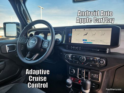 Used 2025 Jeep Wrangler Willys image 2