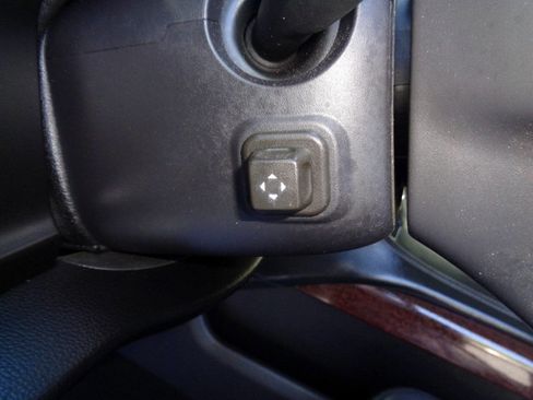 Used 2016 GMC Yukon SLT image 15