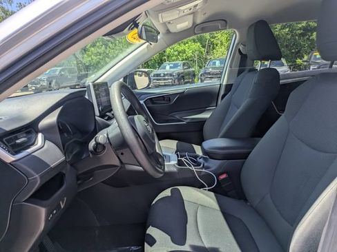 Certified 2025 Toyota RAV4 LE AWD/4WD image 18