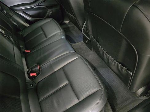 Used 2025 Porsche Macan AWD/4WD image 11