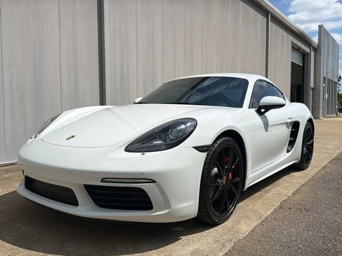 Used 2018 Porsche 718 Cayman S RWD image 9