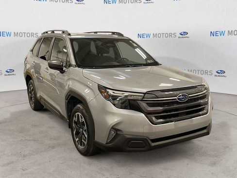 Certified 2025 Subaru Forester Premium image 9