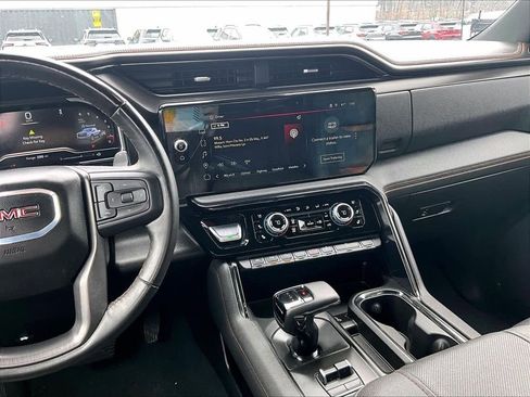 Used 2024 GMC Sierra 1500 AT4 w/ Technology Package AWD/4WD image 29