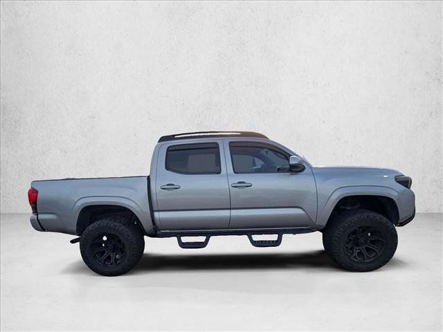Used 2021 Toyota Tacoma SR AWD/4WD image 4