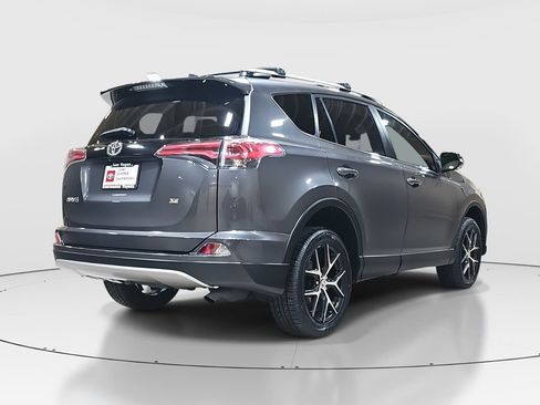 Certified 2018 Toyota RAV4 SE image 5