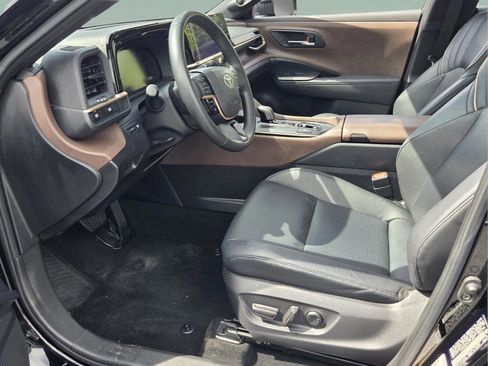 Certified 2023 Toyota Crown AWD/4WD image 27