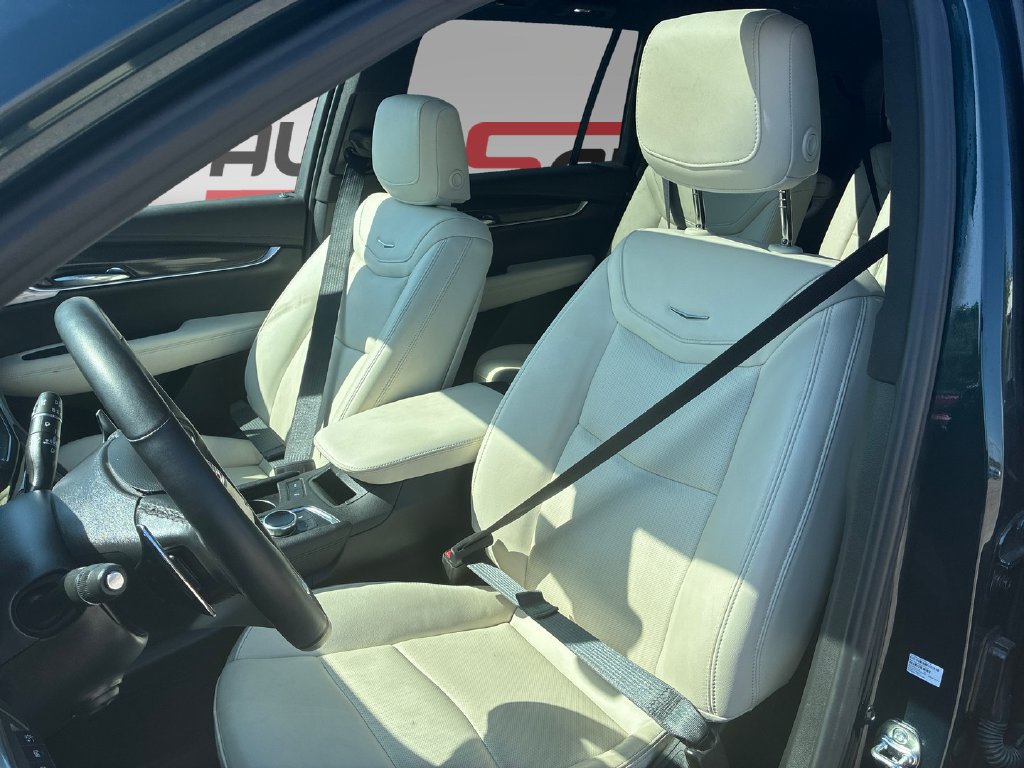 Used 2025 Cadillac XT6 Sport w/ Technology Package AWD/4WD image 11