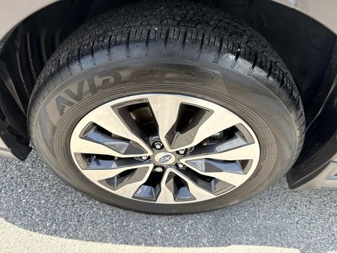 Certified 2025 Subaru Outback Touring w/ Popular Package #2 AWD/4WD image 10