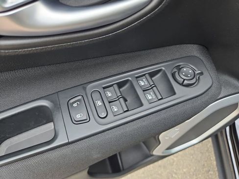 Used 2018 Jeep Renegade Latitude image 13