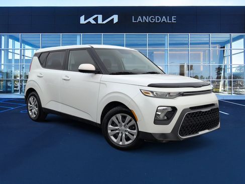 Used 2022 Kia Soul LX image 2