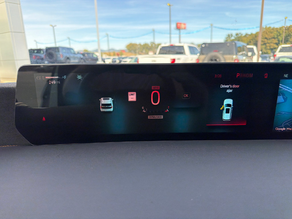 Used 2025 Ford Expedition Tremor AWD/4WD image 28