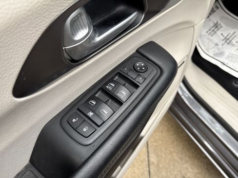 Used 2018 Chrysler Pacifica Limited w/ Advanced Safetytec Group image 14