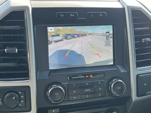 Used 2018 Ford F150 Lariat image 37