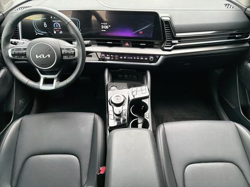 Certified 2025 Kia Sportage EX w/ EX Premium Package AWD/4WD image 3