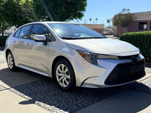 Used 2026 Toyota Corolla LE FWD image 3