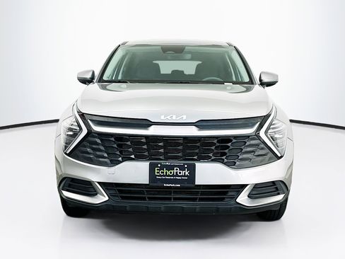 Used 2025 Kia Sportage LX image 2