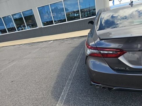 Used 2023 Toyota Camry XSE FWD image 7