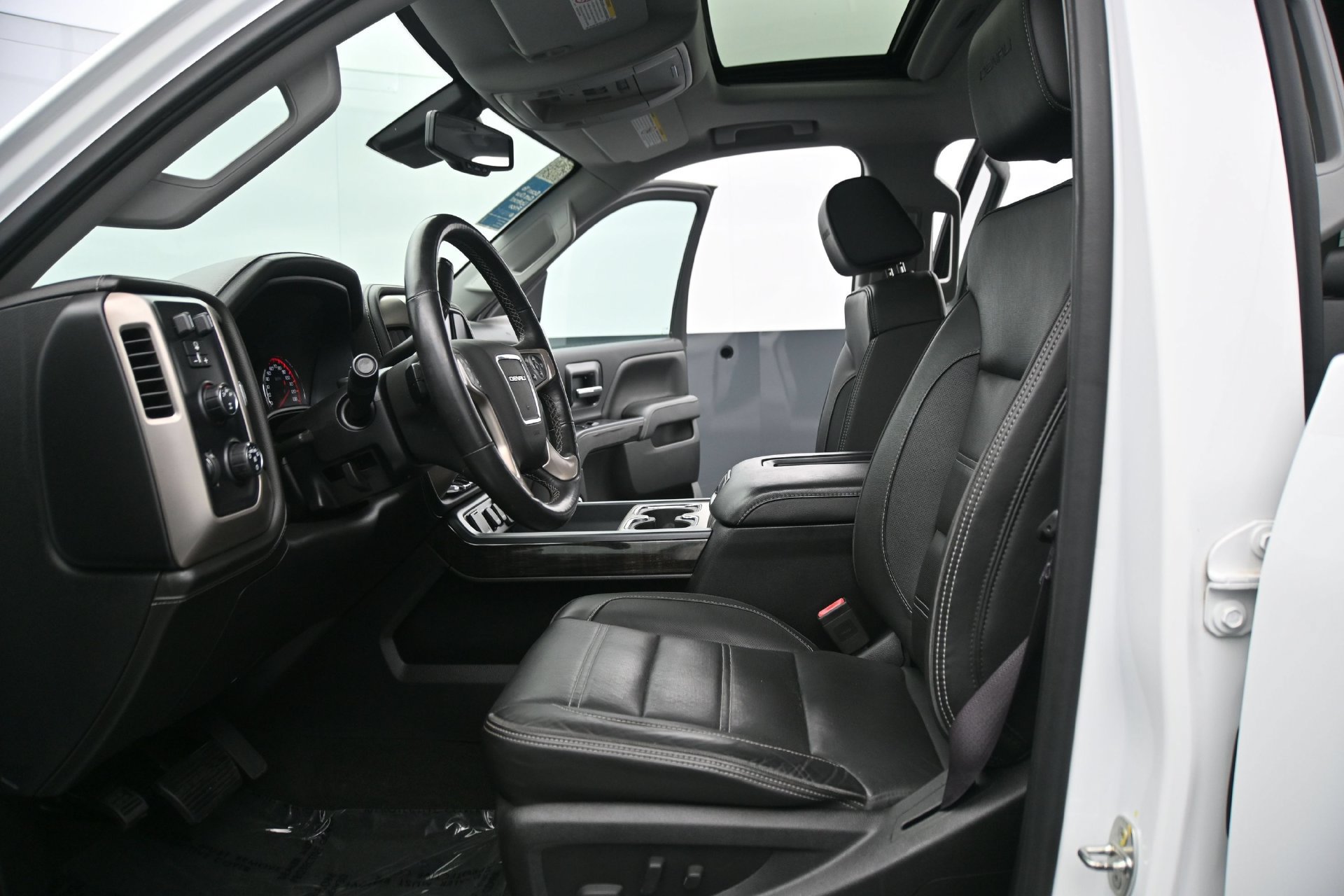 Used 2016 GMC Sierra 2500 Denali w/ Driver Alert Package AWD/4WD image 20