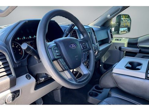 Used 2019 Ford F150 XLT w/ Trailer Tow Package AWD/4WD image 18