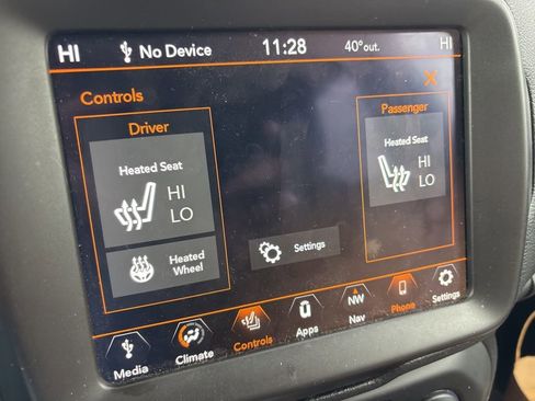 Used 2021 Jeep Renegade Limited image 10